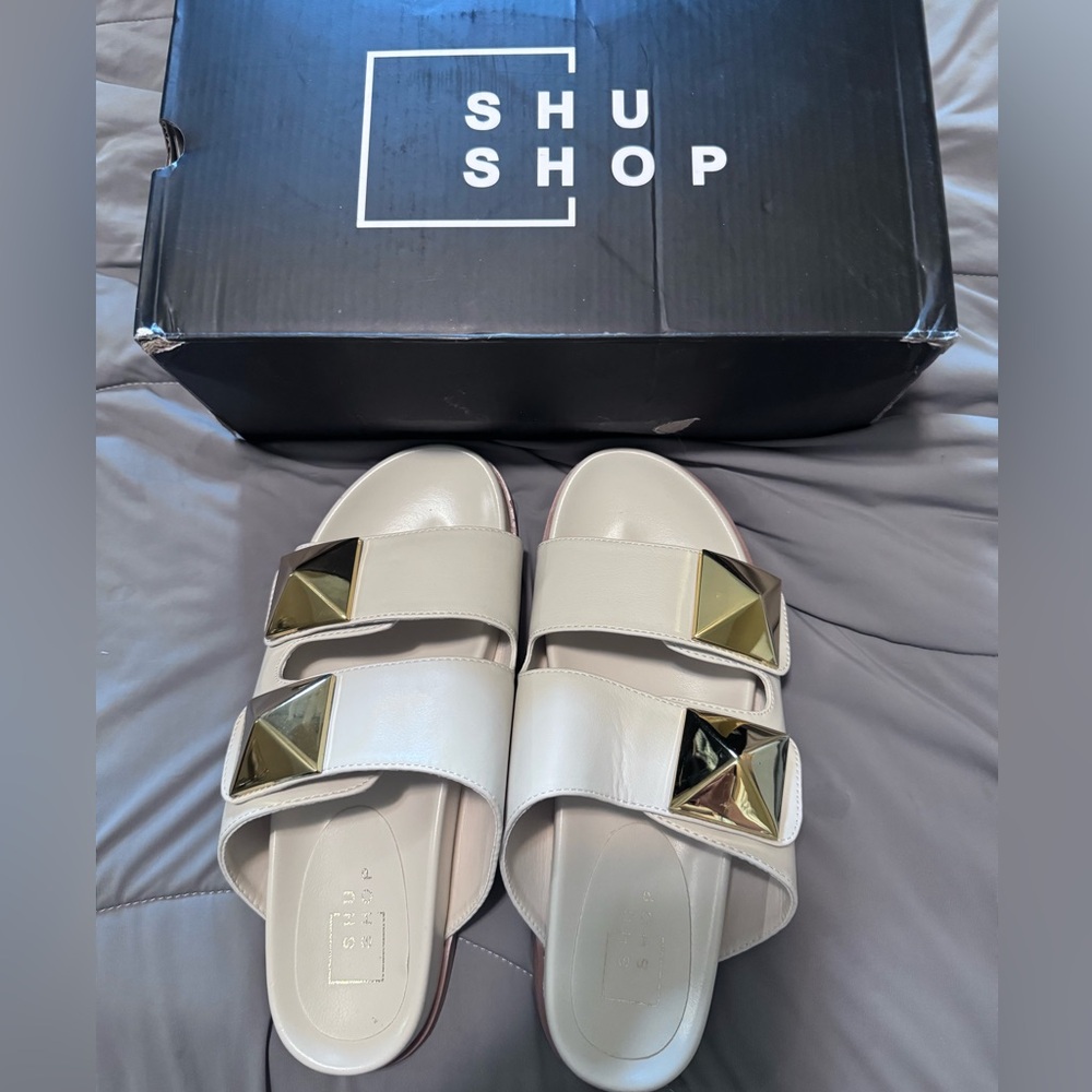 ShuShop Women's Cream Bernarda Slide with Gold Accents